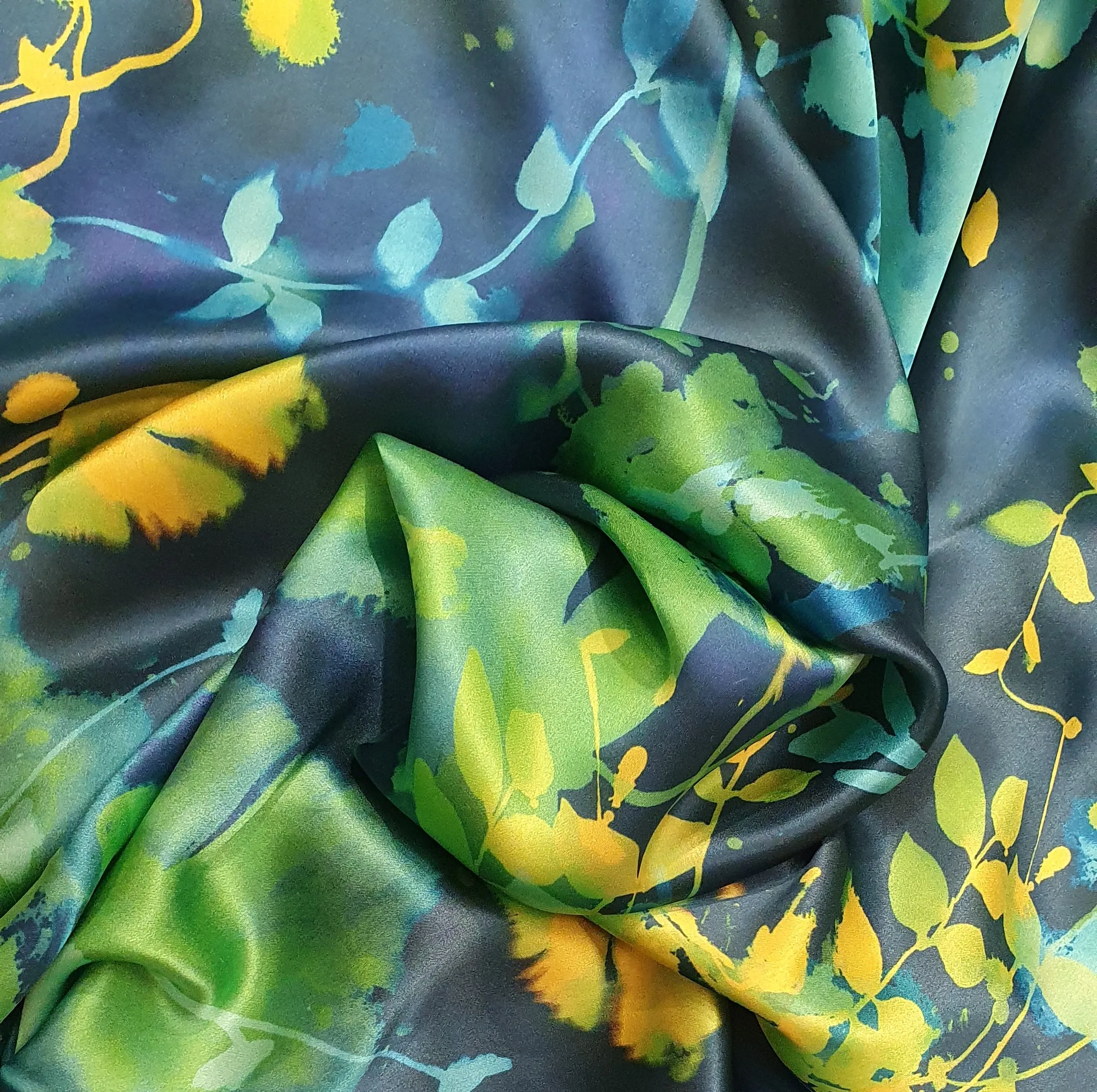 Zijde satijn met digitale bloemen print - Lorré